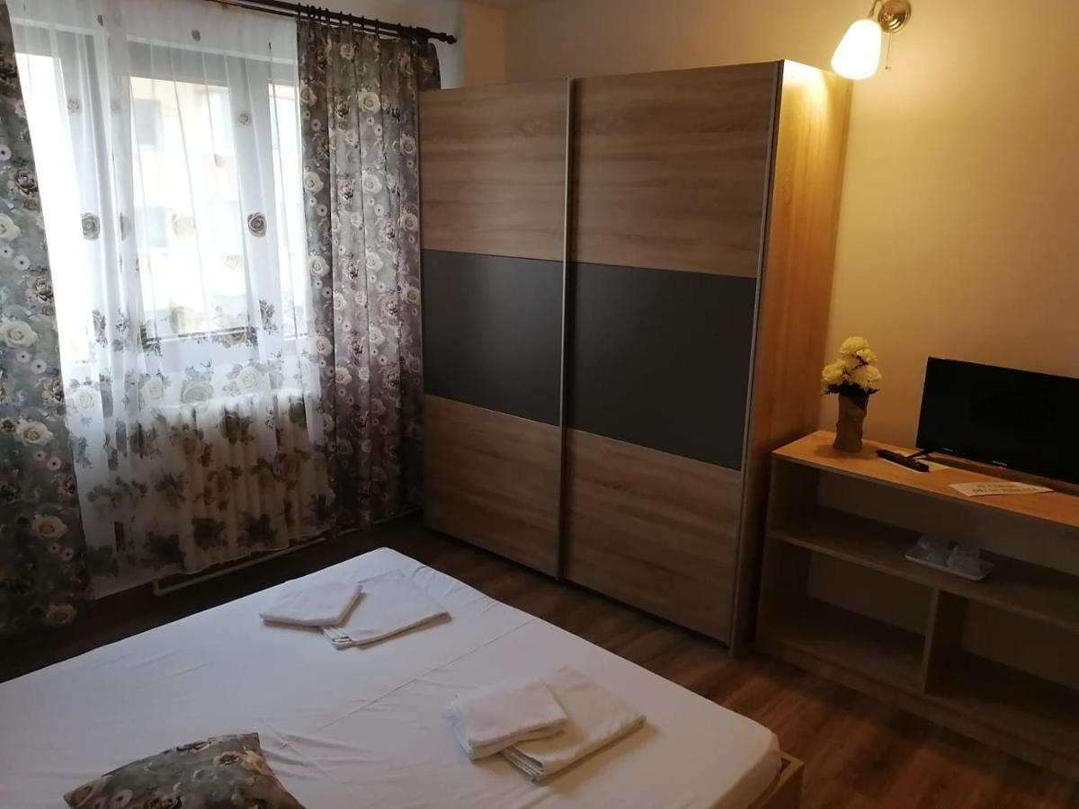 Hotel Dacor Orăştie Exteriér fotografie