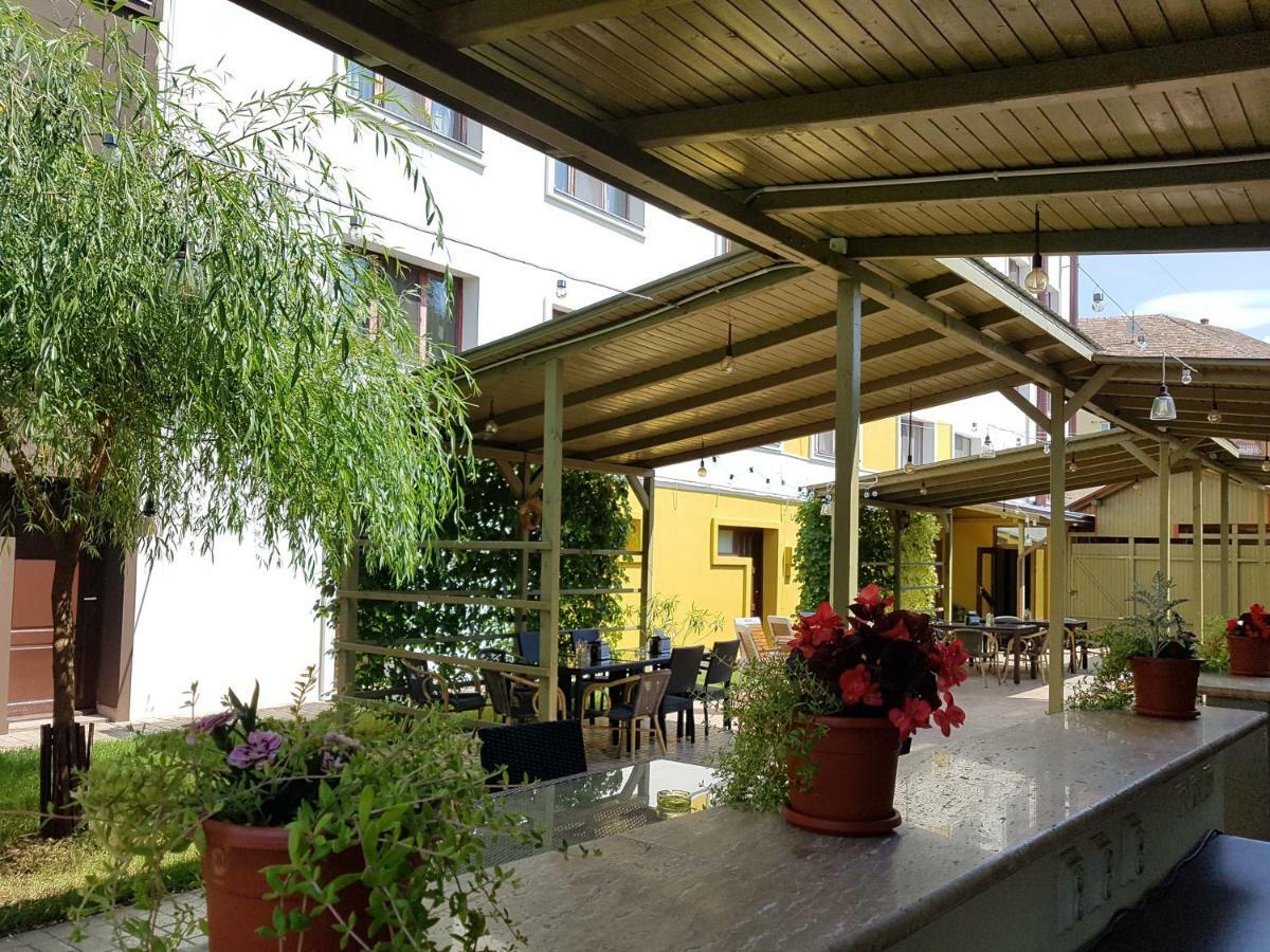 Hotel Dacor Orăştie Exteriér fotografie